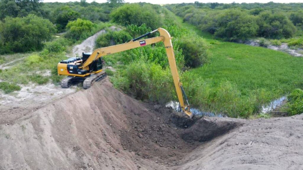 Emergencia hídrica: con intervención policial, Provincia hace cerrar canales clandestinos que inundaban campos