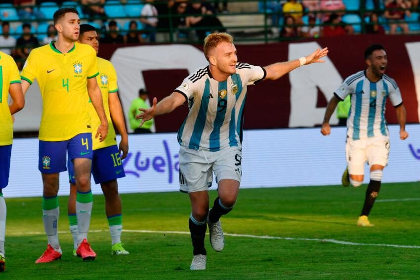 Argentina se quedó con en el clásico, eliminó a Brasil y ¡sacó boleto a los Juegos Olímpicos!