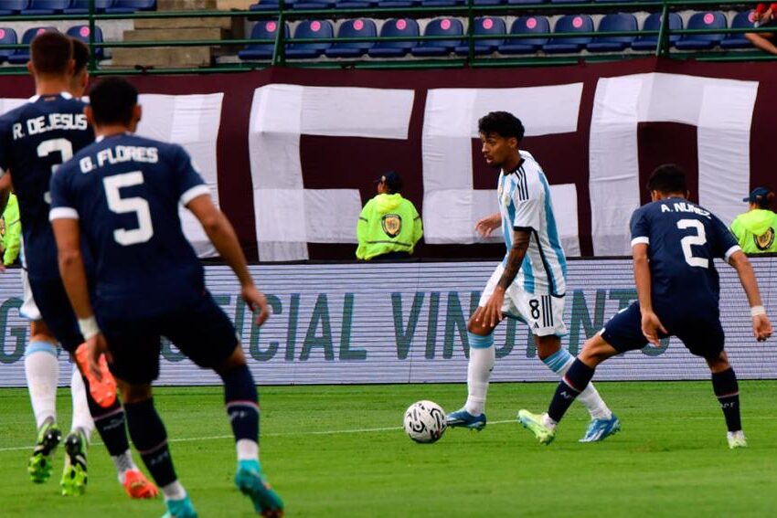 Argentina logró un agónico empate ante Paraguay y se jugará la clasificación ante Brasil