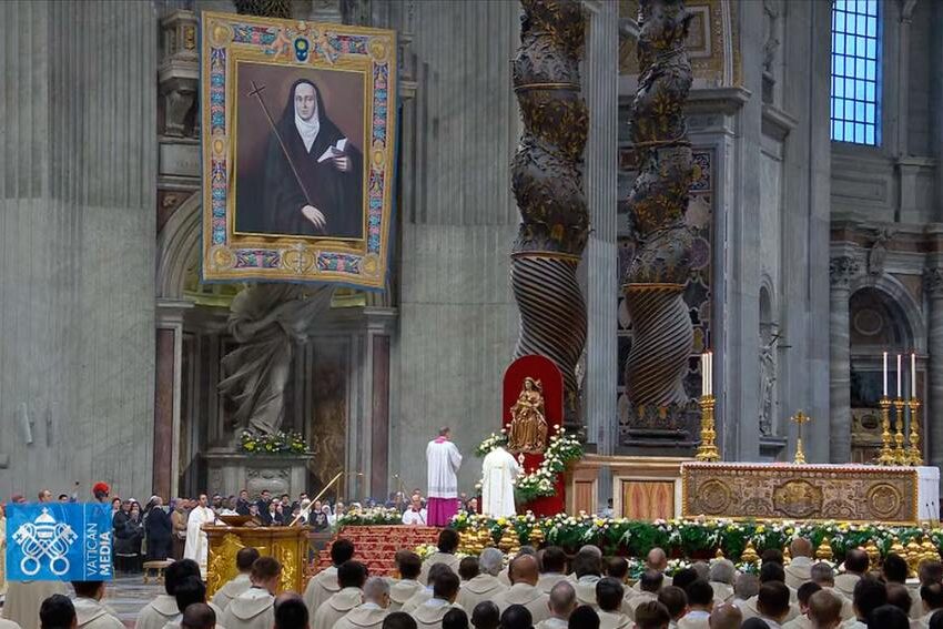 En una emotiva ceremonia Francisco canonizó a Mama Antula, la primera santa argentina