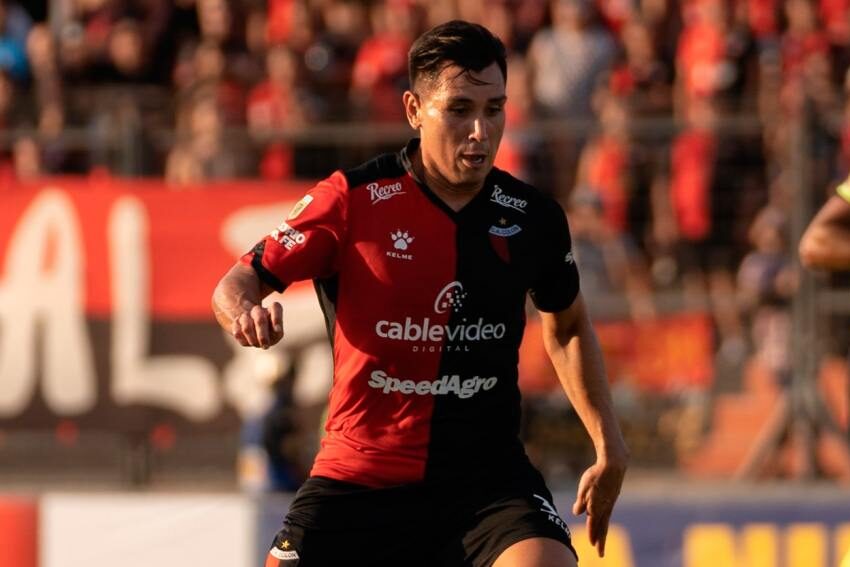 Colón debuta en la Primera Nacional ante Defensores Unidos de Zárate