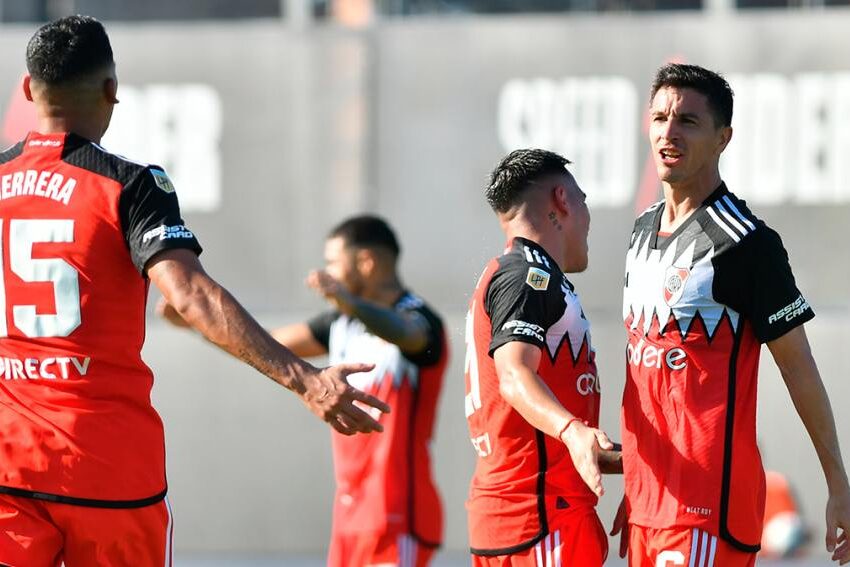 River impuso su jerarquía y consiguió otra goleada ante Deportivo Riestra