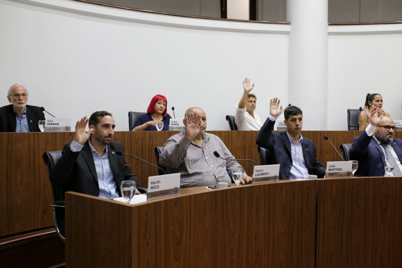 El Concejo santafesino declaró estado de emergencia social, transporte y seguridad