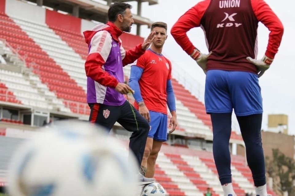 Unión quiere volver a la victoria en el duelo frente a Central Córdoba.