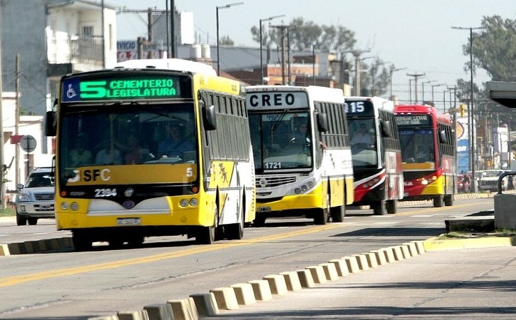 Se levantó el paro de colectivos de este martes