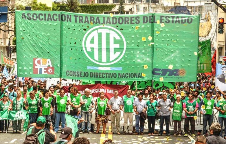 Por despidos masivos, ATE anunció un paro nacional y no descartó tomar Ministerios