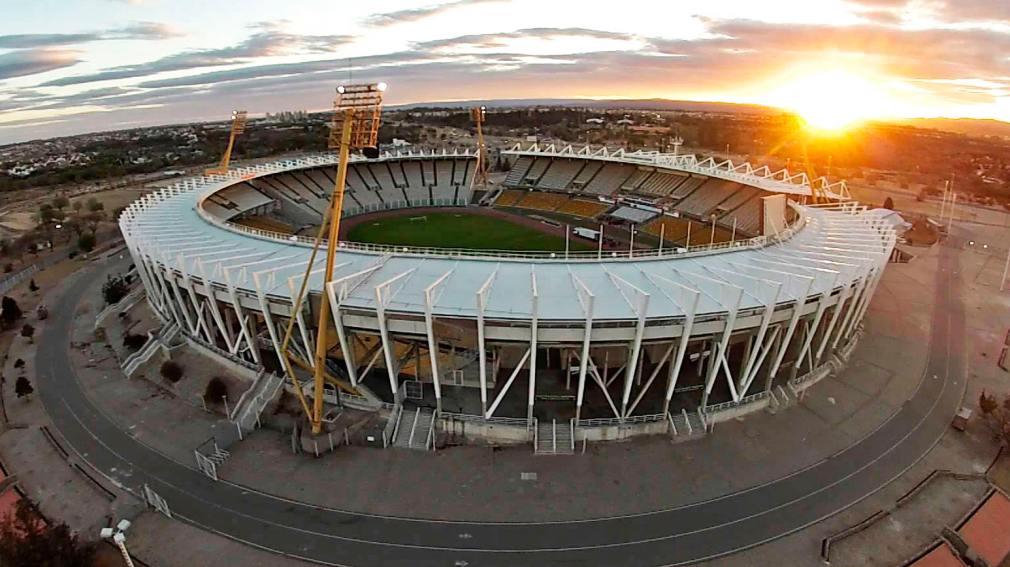 Preocupación por el césped del Kempes: ¿cómo está el campo de juego para el Superclásico?