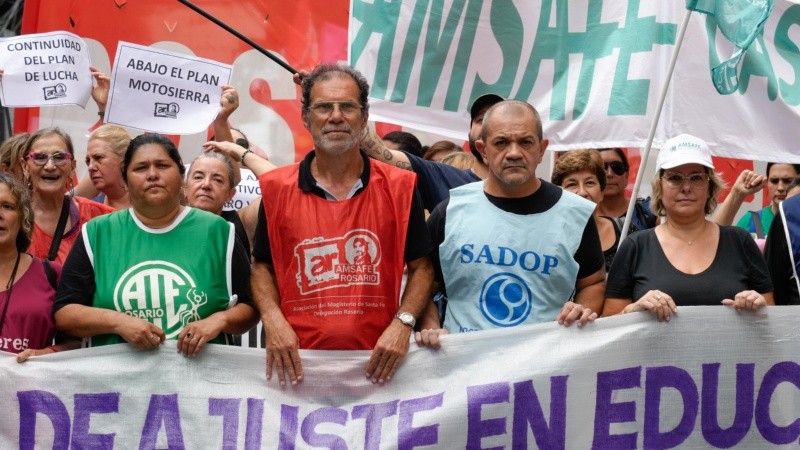 Contundente rechazo de los gremios docentes al premio por asistencia perfecta: “Es igual al presentismo de los 90”