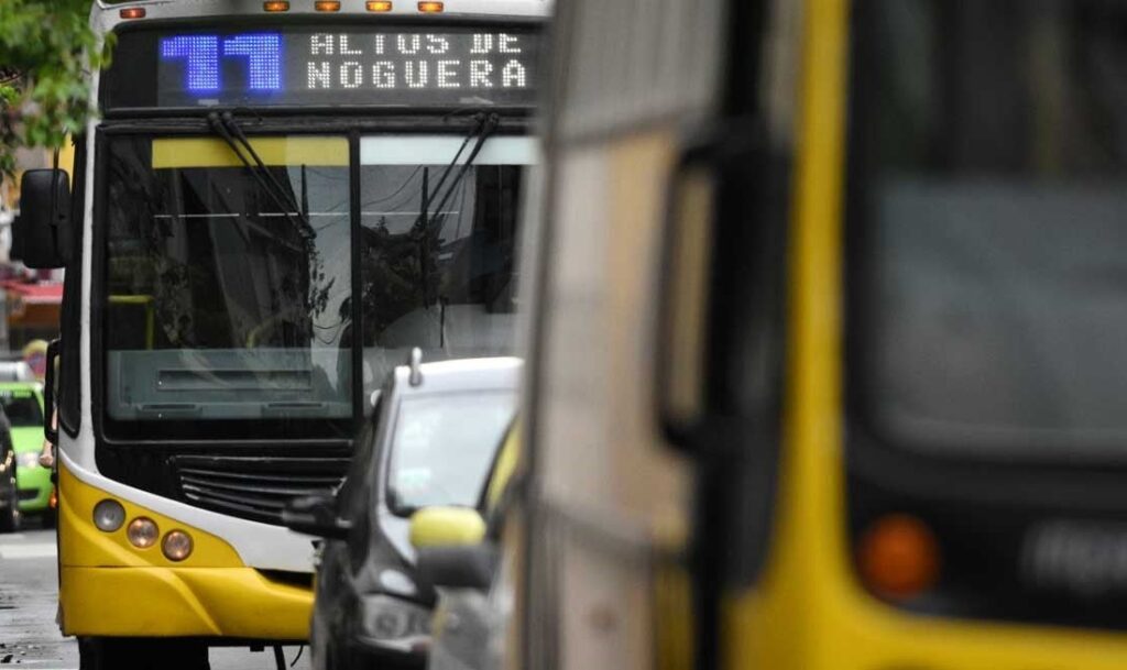 Se levantó el paro de colectivos