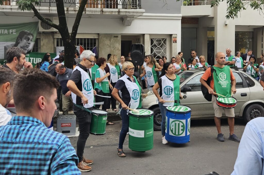 Protesta en el INADI en rechazo a nuevos despidos