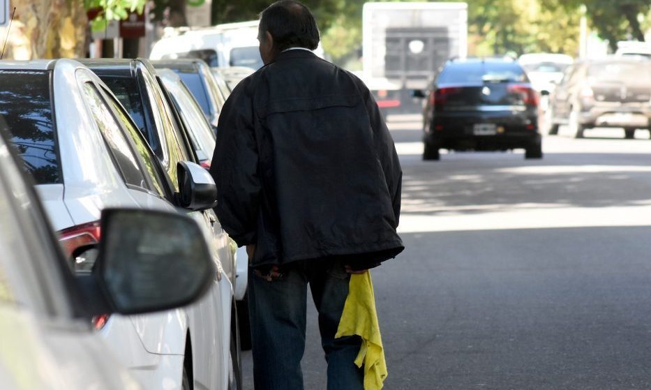 Cuidacoches: 40 intervenciones de la GSI para prohibir la actividad