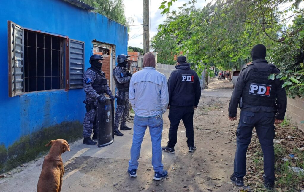 Ordenaron derribar dos búnkers de drogas que funcionaban en un pasillo de Barrio Barranquitas