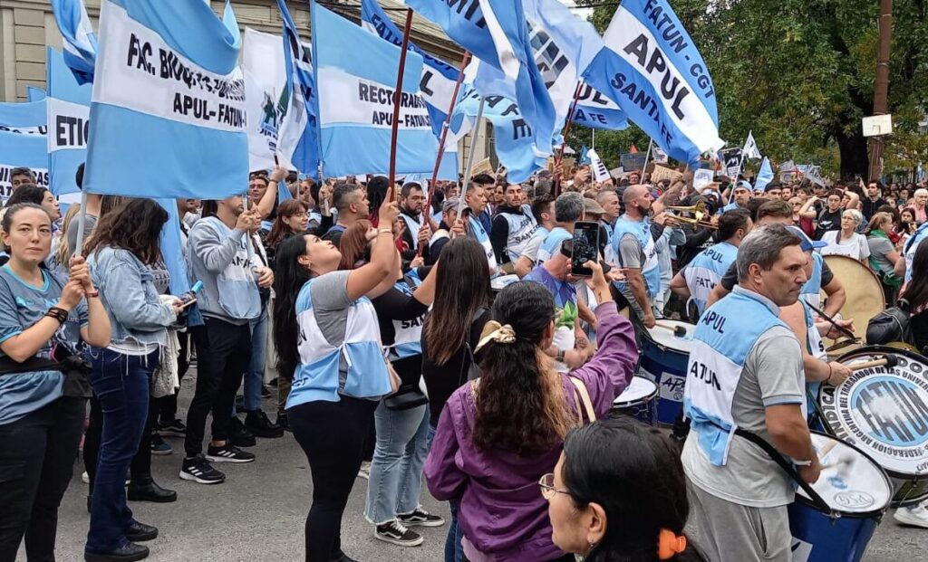 Inicia un nuevo paro de docentes universitarios por 72 horas