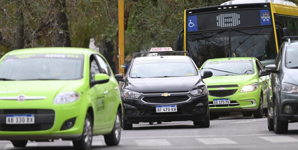 Se viene un aumento en la tarifa de taxis y remises