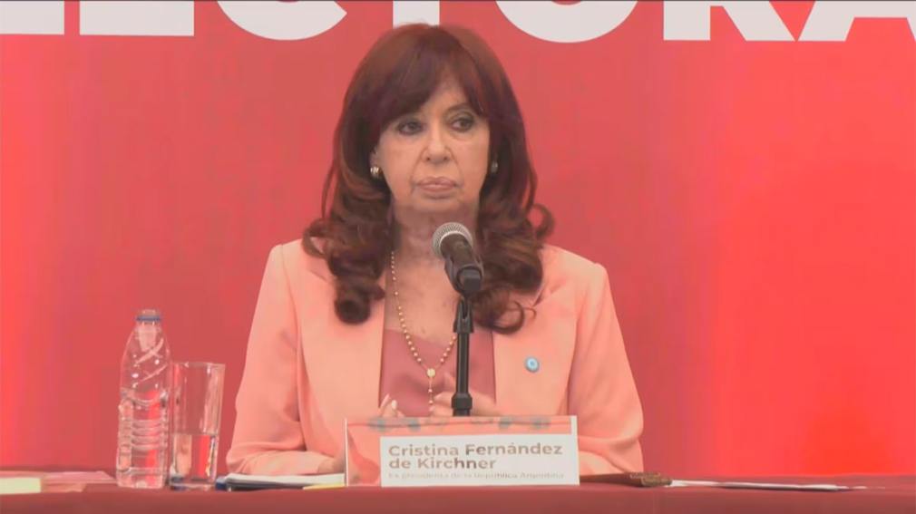 Cristina Kirchner: “Pido, por el propio legado de Hugo Chávez, que se publiquen las actas electorales en Venezuela”