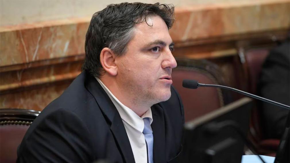 Echaron a Francisco Paoltroni del bloque de senadores de La Libertad Avanza