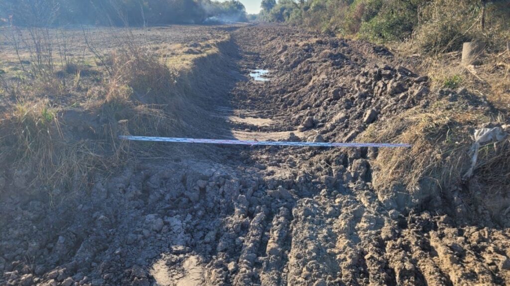 Provincia obligó a restituir a su condición original un canal clandestino que estaban ejecutando en Colonia Durán