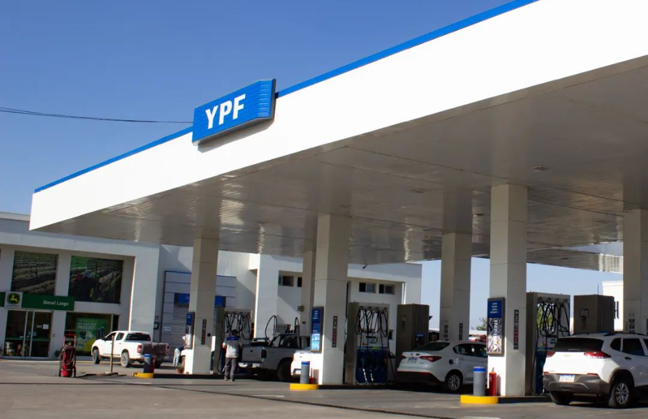 YPF anunció que bajará el precio de los combustibles