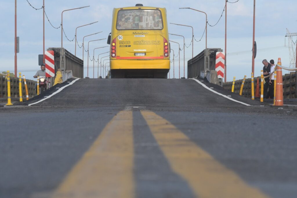 Se inició la fijación final en el puente Carretero