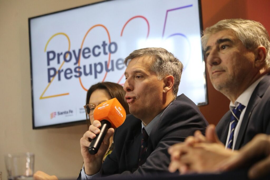 El gobierno provincial presentó el Presupuesto para 2025