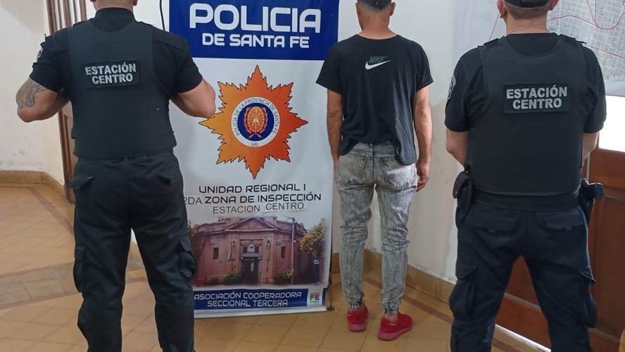 Detuvieron a un hombre por quemar dos veces un vehículo