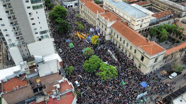 Milei vetó oficialmente la ley de financiamiento universitario