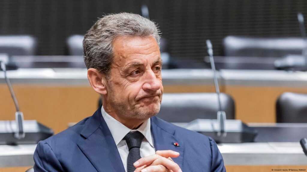 El expresidente francés Nicolas Sarkozy, condenado definitivamente por corrupción