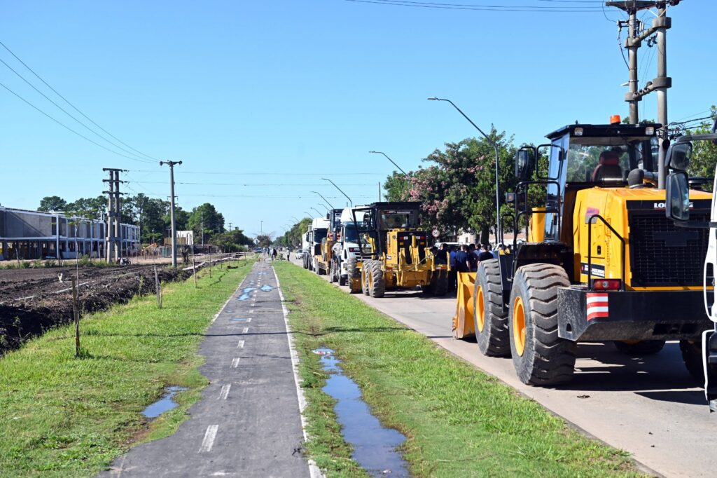 Se firmó el contrato para pavimentar Avenida Peñaloza