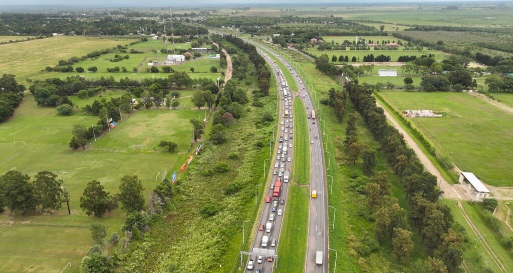 ¿Cómo financia Santa Fe la obra del tercer carril de la autopista Santa Fe – Rosario que comienza este lunes?