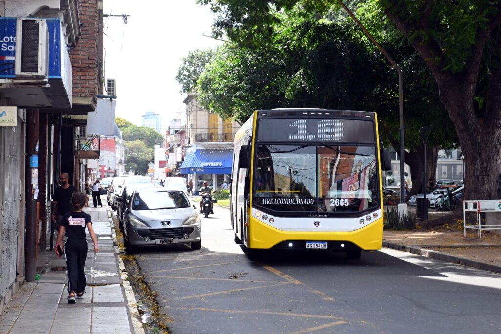 Se oficializó el aumento del boleto urbano