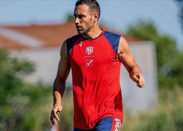 Corvalán se lesionó y no jugará ante El Lobo Platense