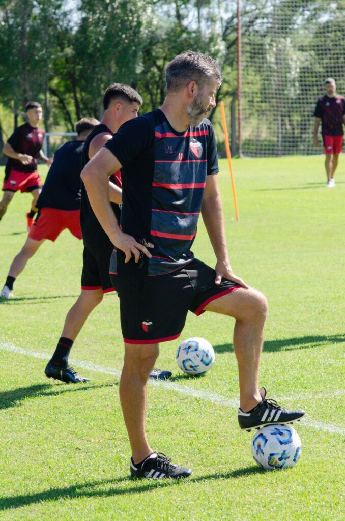 Colón cambia el chip para debutar en la Copa Argentina