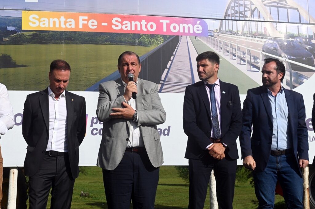 Se firmó el inicio de las obras del nuevo Puente Carretero